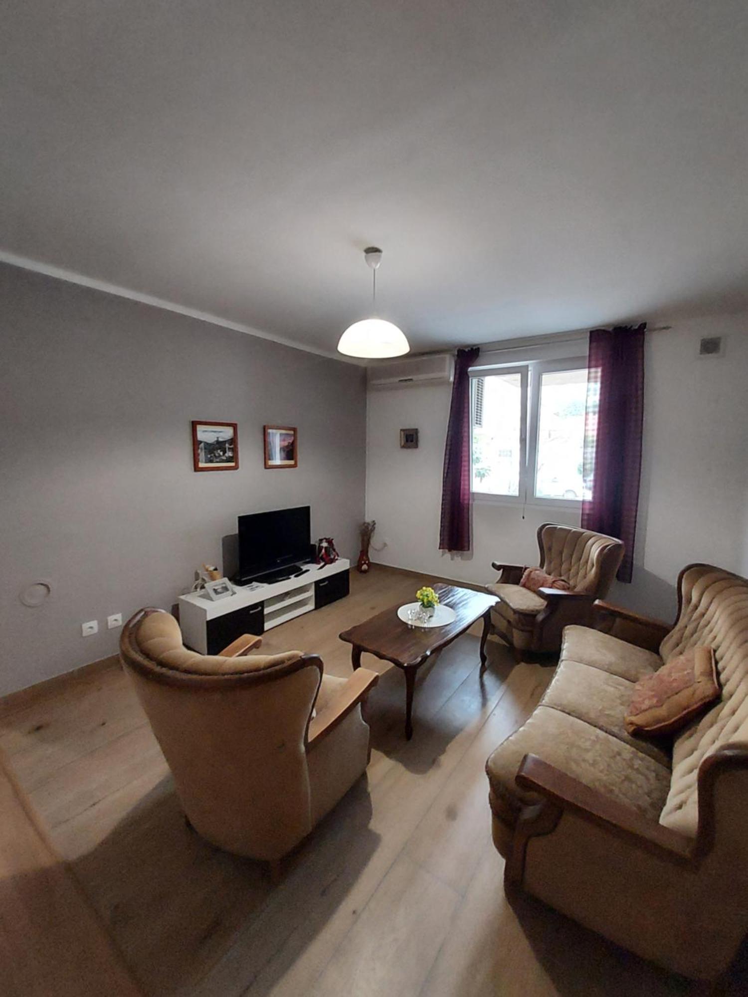 Emi Apartmán *